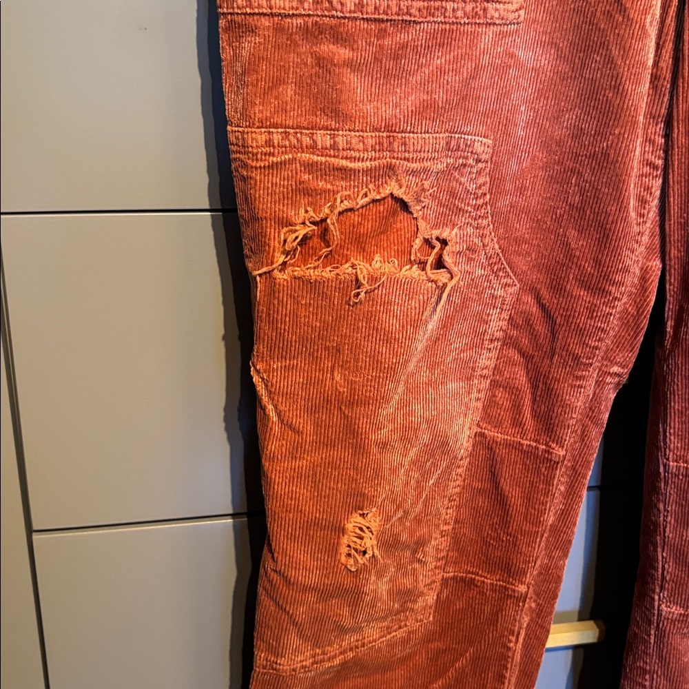 Super fun intentional worn look pants. The corduroy is perfect for fall. - Picture 2 of 11